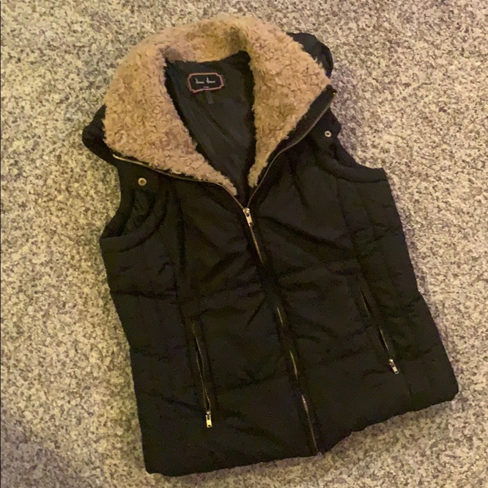 Hooded Vest - Picture 2 of 4